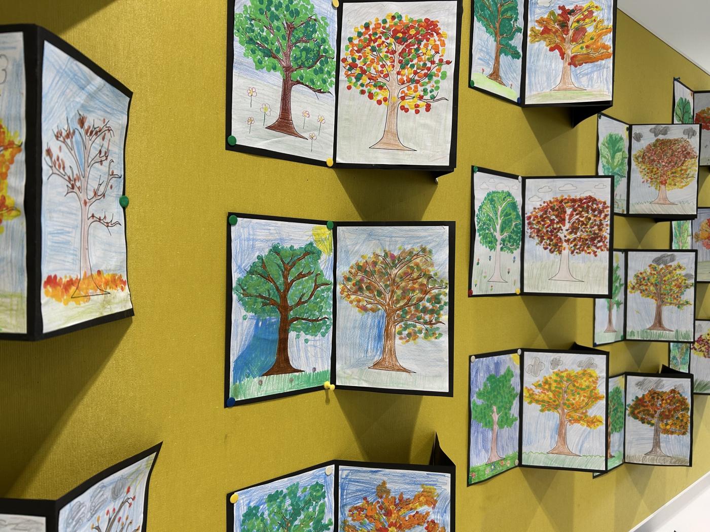 4 Jahreszeiten Bäume Arbeiten von Kindern