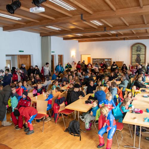 Siegerehrung im Pfarrheim - Foto 1