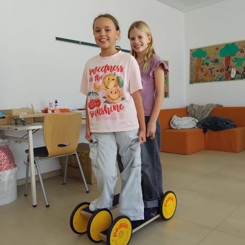 Wir probieren gleich das neue Pedalo aus!