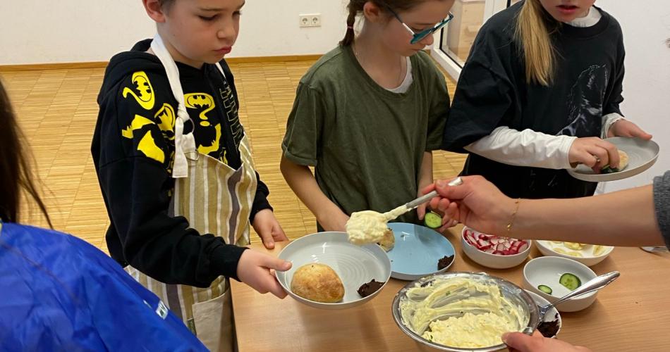 Brotbacken 3. Klasse Foto 4