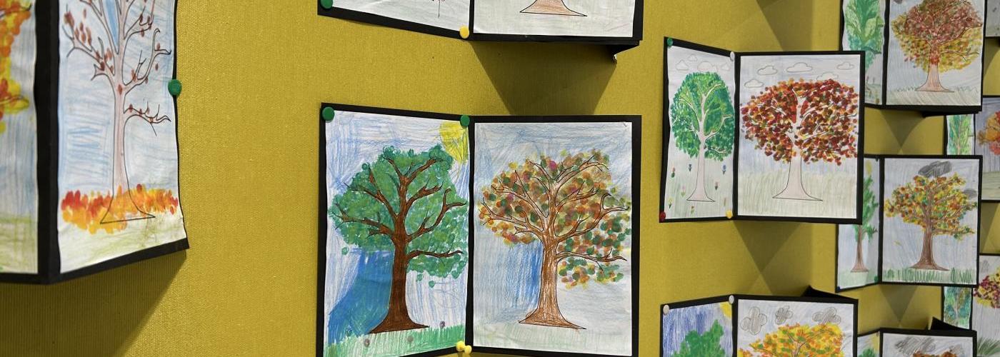 4 Jahreszeiten Bäume Arbeiten von Kindern